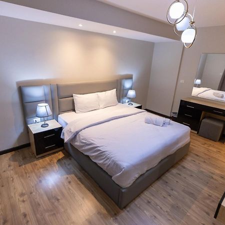 Luxury 3Br Pool View Near Airport! Appartement Caïro Buitenkant foto