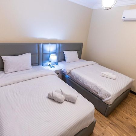 Luxury 3Br Pool View Near Airport! Appartement Caïro Buitenkant foto