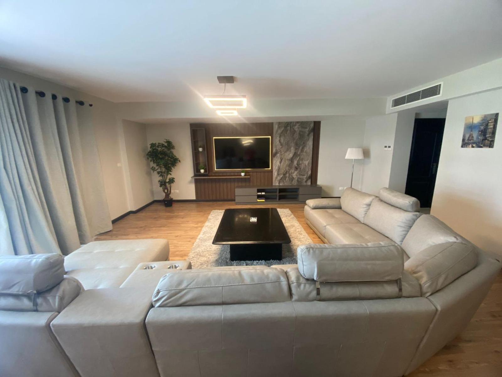Luxury 3Br Pool View Near Airport! Appartement Caïro Buitenkant foto