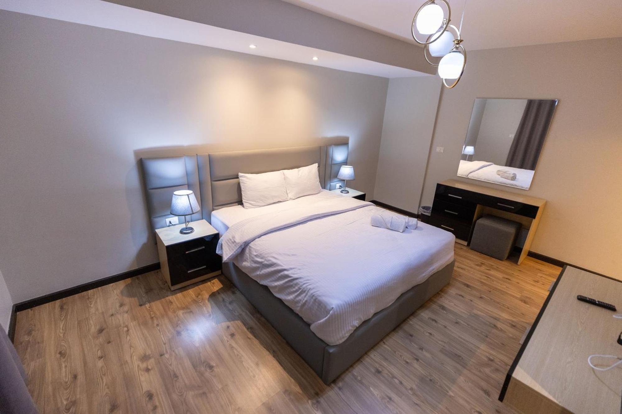 Luxury 3Br Pool View Near Airport! Appartement Caïro Buitenkant foto